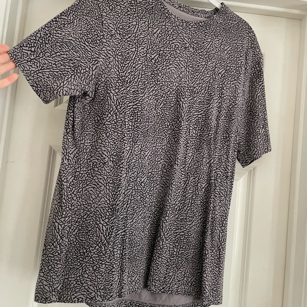 Jordan Large tshirt